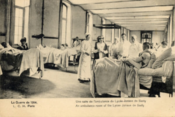 Une salle de l'ambulance du lycée Janson-de-Sailly