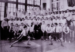  n°624  années 40 escrime (don d