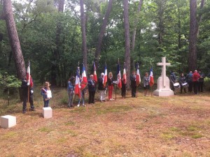  20- Les drapeaux dans la clairière du By 