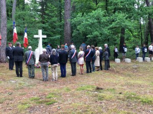  21- Hommage des autorités au By 