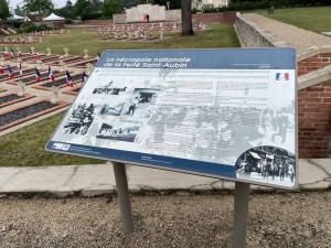  2-plaque explicative de la nécropole 