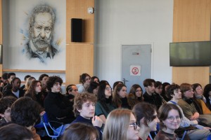  les bacheliers de la promotion Badinter 3.JPG 