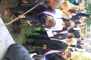  7b-plantation du pommier de soeur Louise.JPG 